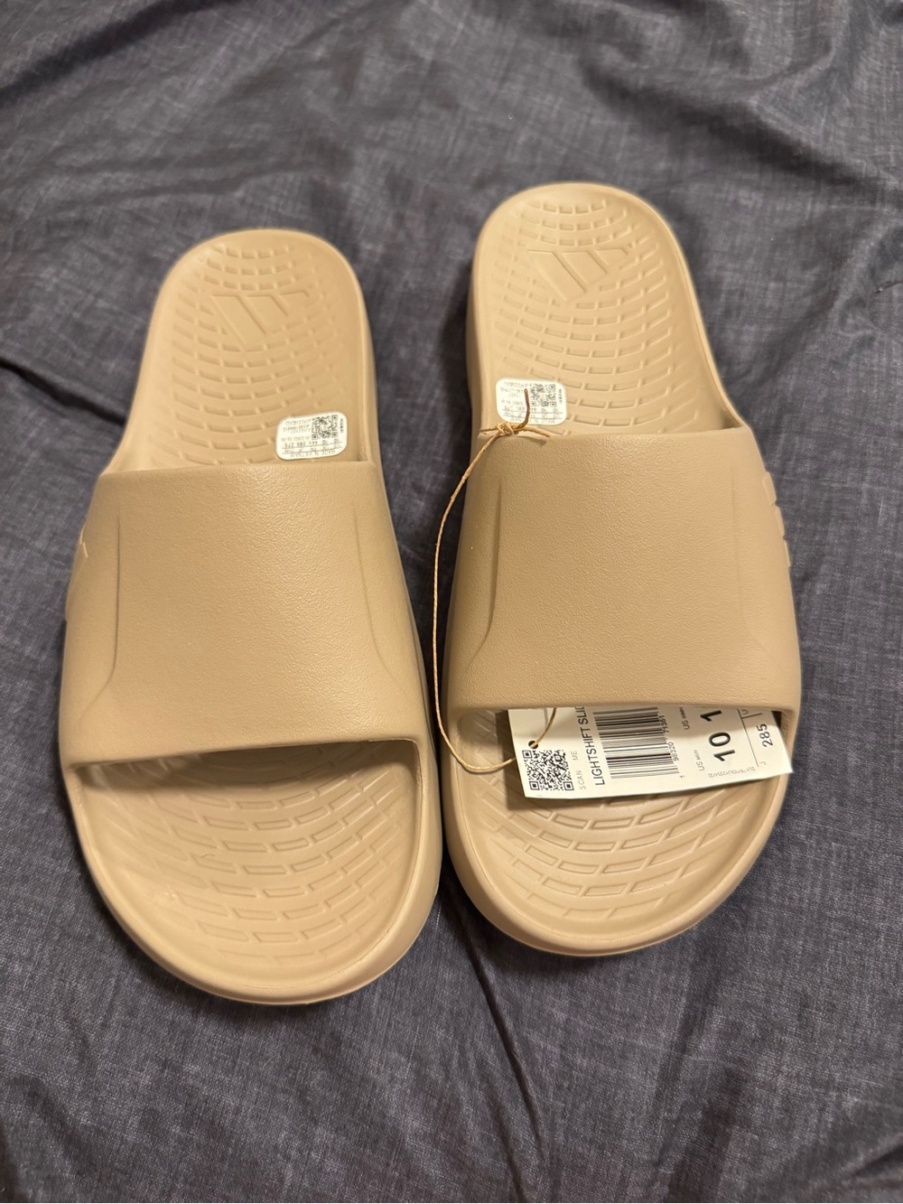Adidas Lightshift Slides Beige – New With Tags
Slides Beige – New With Tags